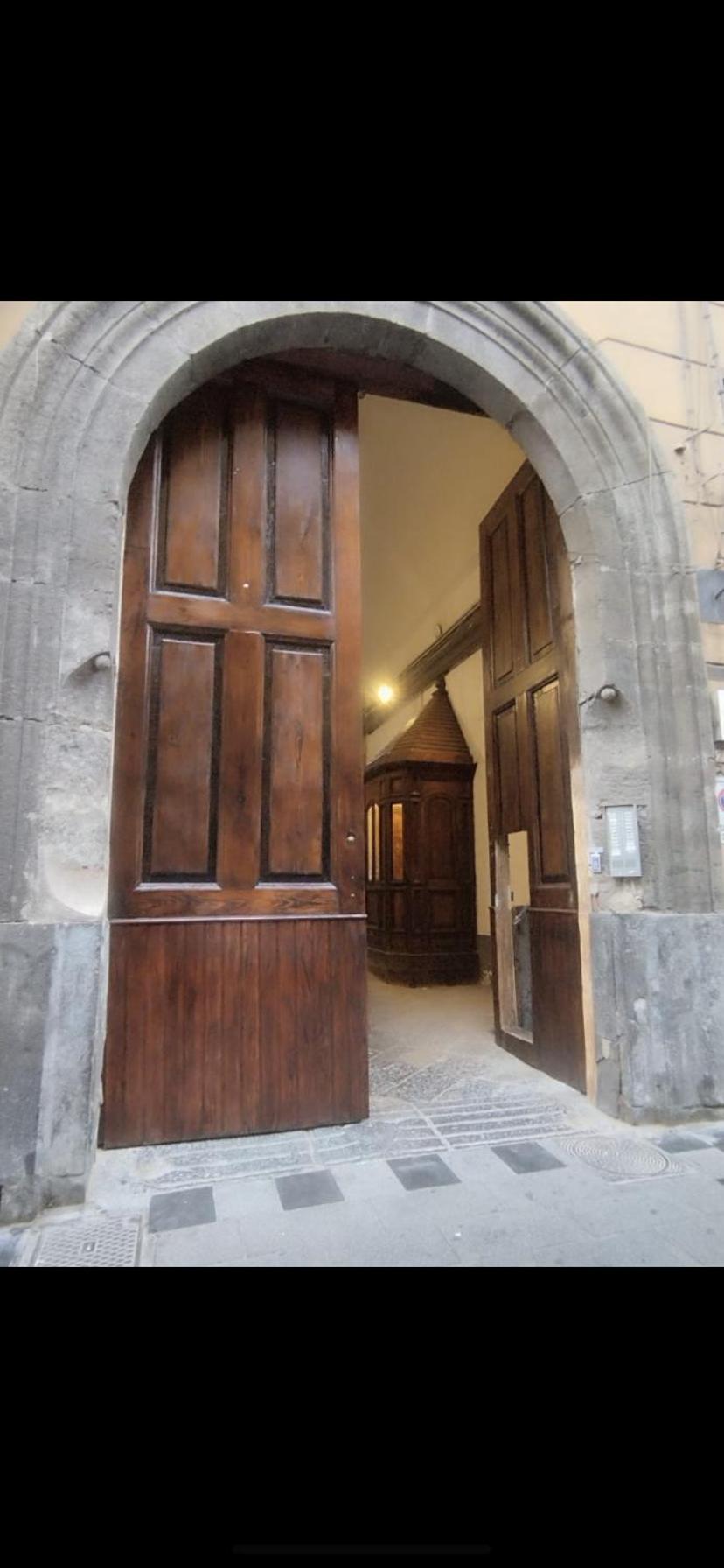 Le Sorelle Duomo Naples Luaran gambar